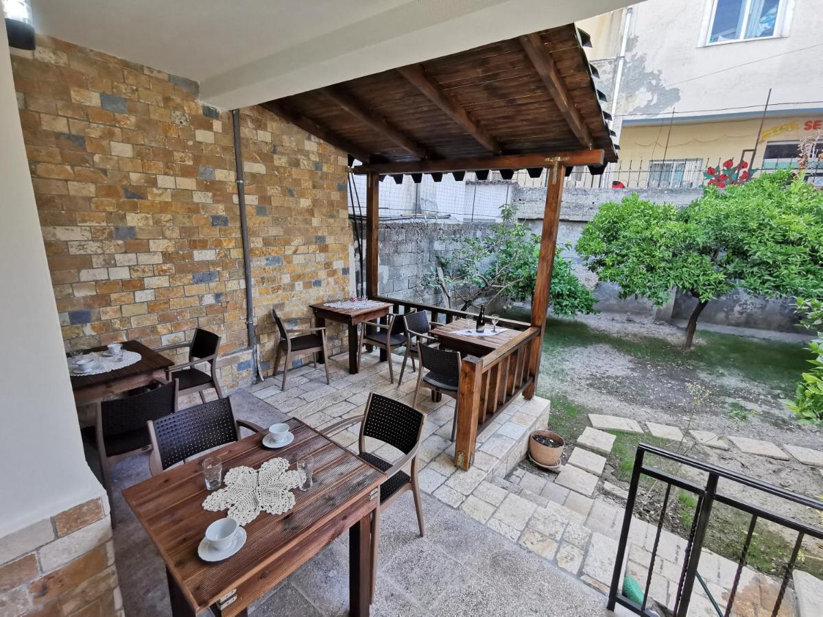 Bujtina Valgent Bed and Breakfast Berat Exteriör bild