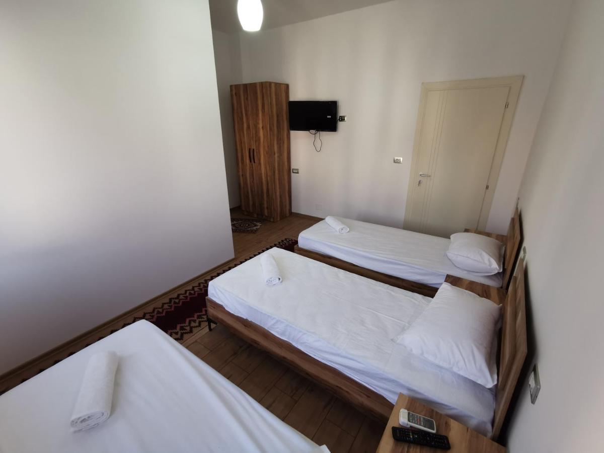 Bujtina Valgent Bed and Breakfast Berat Exteriör bild