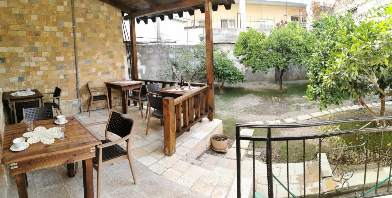 Bujtina Valgent Bed and Breakfast Berat Exteriör bild